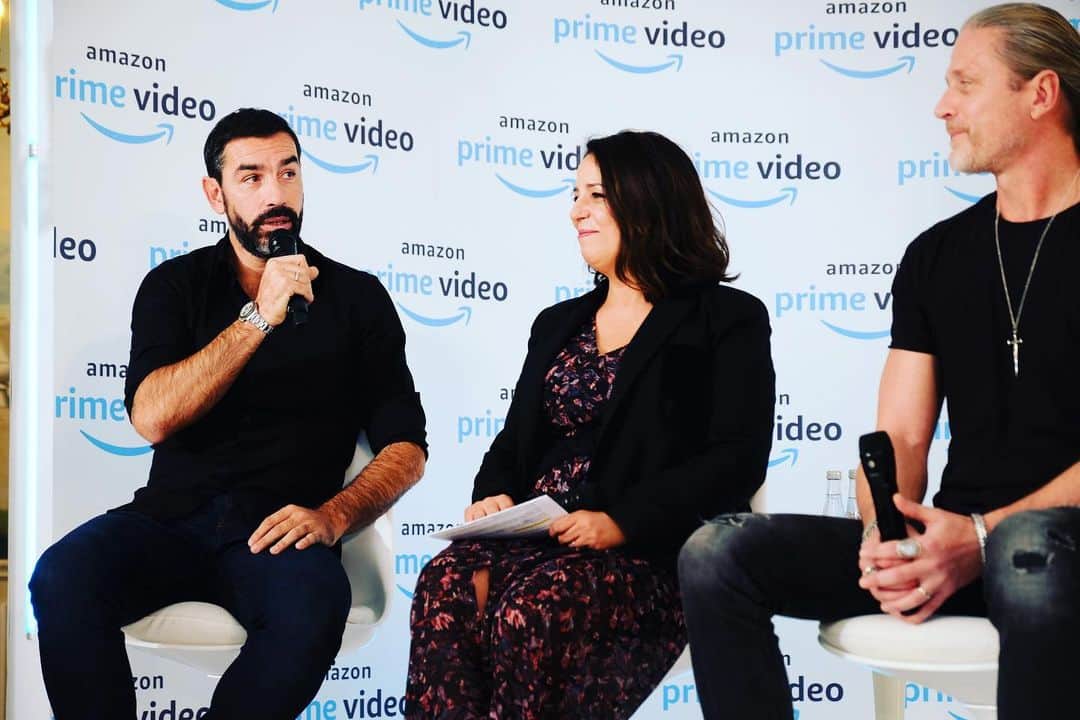 ロベール・ピレスのインスタグラム：「Happy to be part of this incredible show “The Missing One” for Amazon @primevideouk and produced by @wemakefr (WeMake), that will take @marceldesaillyofficial , Emmanuel Petit and Me in 🇦🇺Australia in 2020. #amazon #amazonprime #amazonprimevideo #wemake #robertpires #emmanuelpetit #marceldesailly #australia #tvshow」