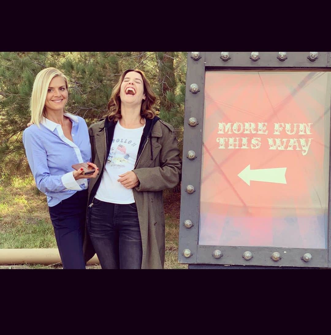 コビー・スマルダーズのインスタグラム：「We are blessed with this spectacular creature #elizacoupe on a NEW #stumptown episode tonight. Check it on @abcnetwork at 10/9c.」