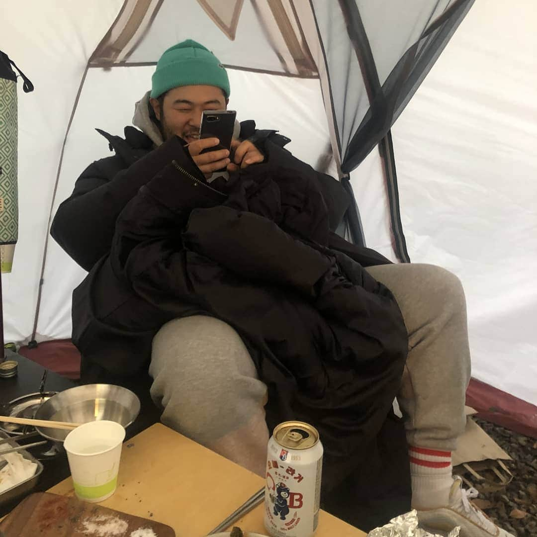 キム・ギバンさんのインスタグラム写真 - (キム・ギバンInstagram)「. 희바리의 쩍뻘남 대처하기.. 희바리 표정 찐이다.. . #희바라기방 #캠핑 #캠핑장진상남」11月20日 16時09分 - kimkibangbang