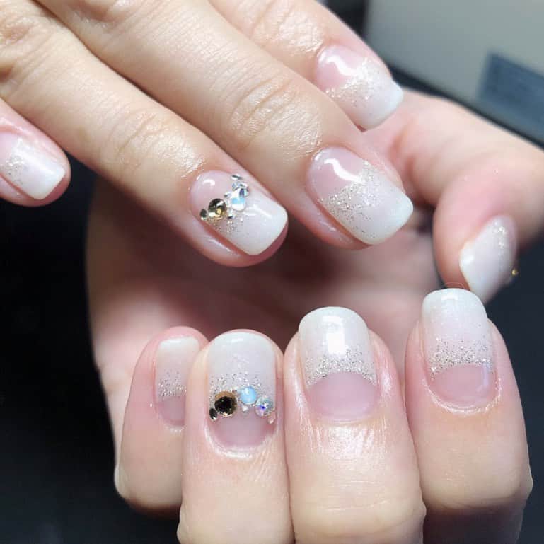 鈴木蛍さんのインスタグラム写真 - (鈴木蛍Instagram)「New Nails💅🏻 #new #nails #winter #white #シンプルめ」11月20日 16時15分 - jphotaru