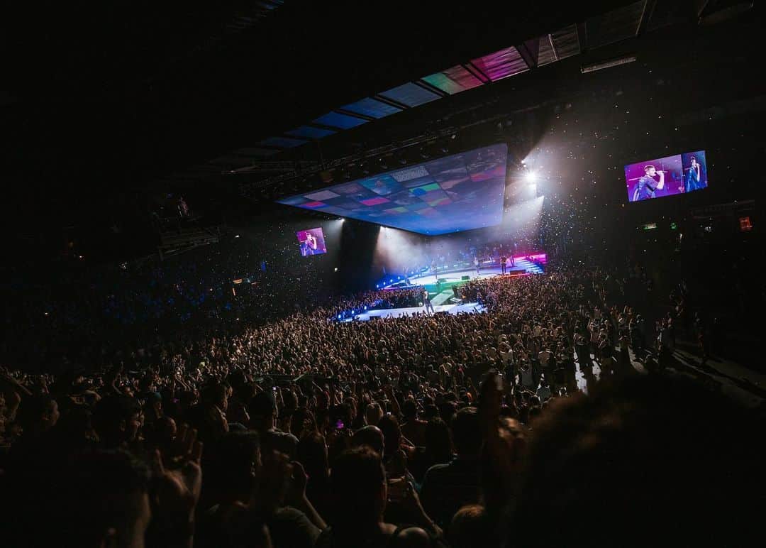 ユナイテッドのインスタグラム：「The People Tour — Buenos Aires, Argentina」
