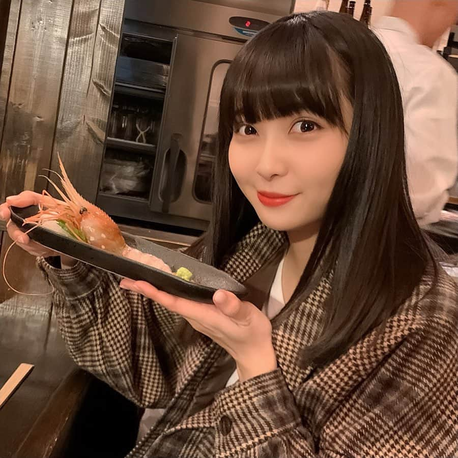 堀詩音さんのインスタグラム写真 - (堀詩音Instagram)「いくらとうにのおにぎり🍙💓﻿ ﻿ ﻿ ぷりぷりなボタンえびのお刺身🦐﻿ ﻿ ﻿ しーあーわーせー！！！！！！！！！﻿ ﻿ ﻿ この2つ以外にもいろんなメニュー食べたけど﻿ 全部美味しくて死にそうだった😇😇😇﻿ ﻿ ﻿ ﻿ 🏠 	北海道札幌市中央区南4条西5 レストランプラザ札幌B1 開陽亭 すすきのレストランプラザ店﻿ ﻿ ﻿ ﻿ #hokkaido #北海道 #sapporo #札幌 #すすきの 北海道グルメ #札幌グルメ #北海道観光 #札幌観光 #北海道旅行 #札幌旅行 #札幌駅 #大通駅 #すすきの駅 #雲丹 #ウニ  #うに #いくら #いくらうにぎり #ボタンえび #お刺身 #刺身 #おにぎり #開陽亭」11月20日 17時03分 - shion_hori