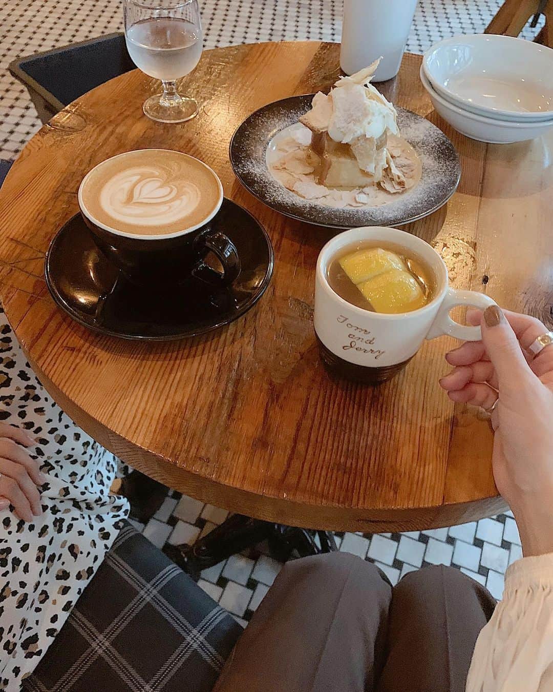 工藤はるかさんのインスタグラム写真 - (工藤はるかInstagram)「ㅤㅤㅤㅤㅤㅤㅤㅤㅤㅤㅤㅤㅤ この前あみちゃん @ami_ishii_ と行ったカフェDAY&NIGHT🌛 ㅤㅤㅤㅤㅤㅤㅤㅤㅤㅤㅤㅤㅤ 駅から離れるけど、 レモネードがとっても美味しかった..❤︎ ㅤㅤㅤㅤㅤㅤㅤㅤㅤㅤㅤㅤㅤ」11月20日 17時15分 - har_326