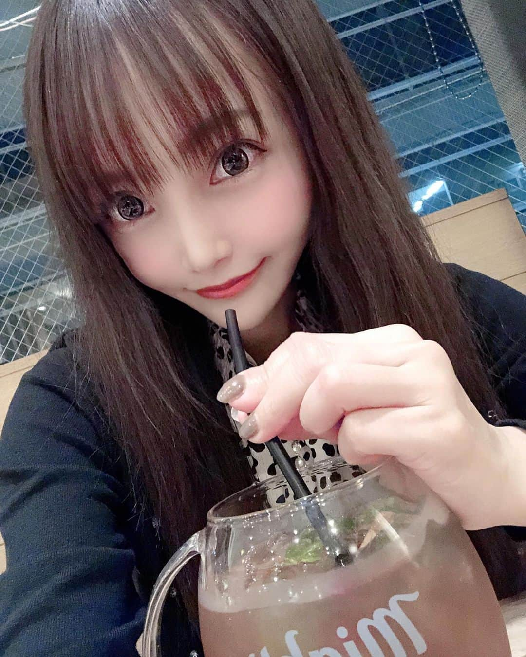 宇佐美あいりさんのインスタグラム写真 - (宇佐美あいりInstagram)「先日、お野菜と生パスタのお店ボナペティートパパさんへ行ってきたよ😃✨ペスカトーレと前菜サラダの盛り合わせにしました♡ここの生パスタは粉づくりから厳選の熟成生パスタでモチモチめっちゃおいしい😳サラダも野菜ソムリエが厳選した季節の旬彩サラダで新鮮な野菜🥬😋あとオーガニックジンジャーピーチ🍑飲んでハーブ🌿の香りが良くさっぱりで美味しい☺️お店も明るくてキレイで清潔感なお店で笹塚来たらまた行きたいな🥰@boun_appetito_papa  #ペスカトーレ#たっぷり#魚介#漁師風#生パスタ#前菜盛り合わせ#オーガニックジンジャーピーチ#オーガニック#自然#drink#グルメ#食べるの大好き#自然野菜#美味しい #ボナペティートパパ #笹塚イタリアン #笹塚グルメ #京王線グルメ #pr#コラボベース#instadaily#instalike#igers #selfie#instagood#pleaselike##check8782 #followme」11月20日 17時30分 - airi.usami_official