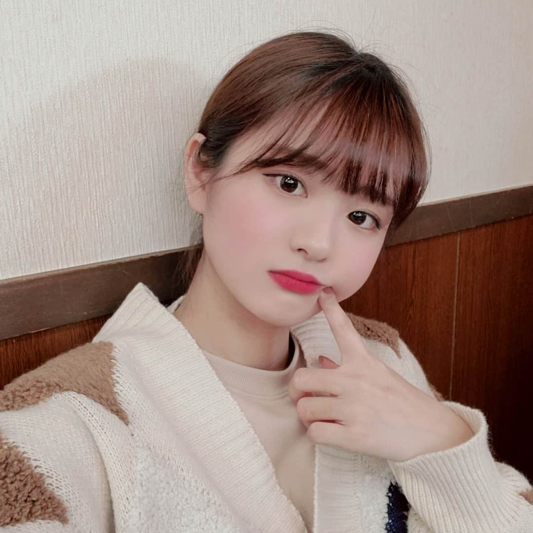 ゆるもちのインスタグラム：「髪結んだ☝️ 머리 묶어또☝️」