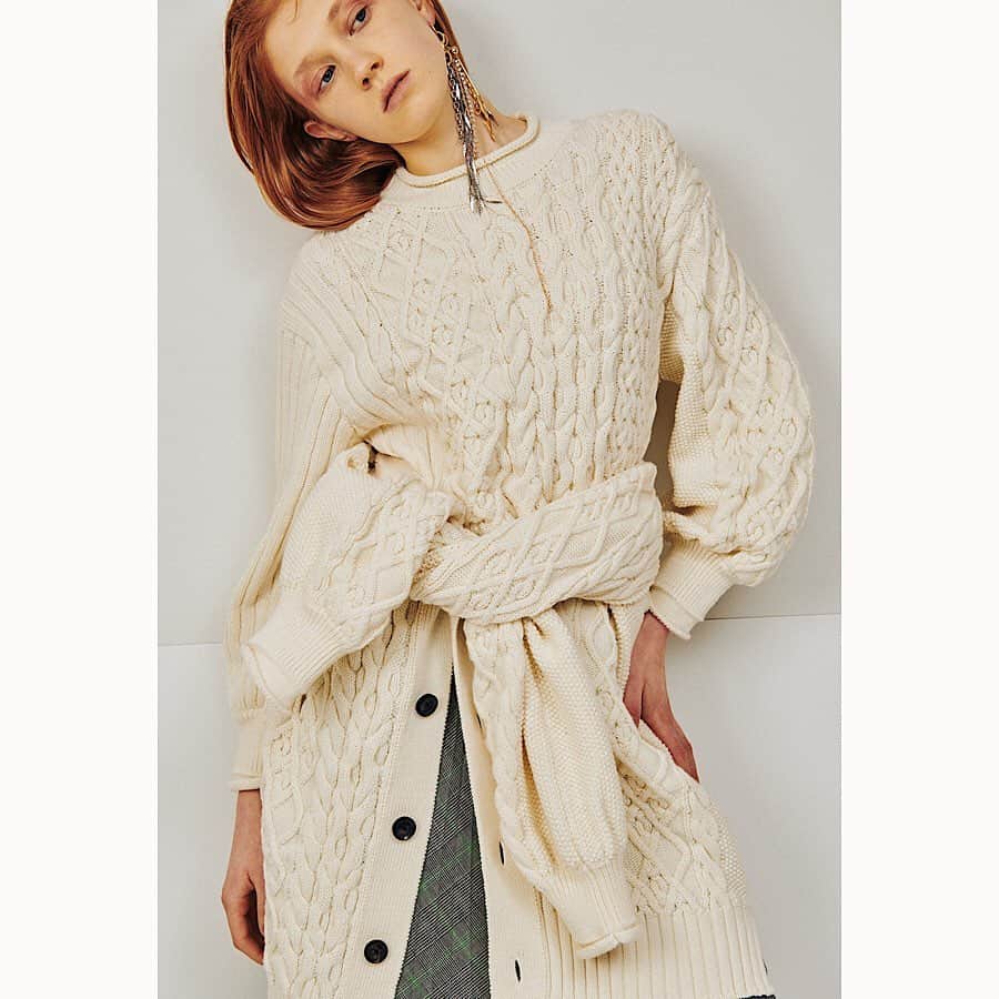のインスタグラム：「19AW ［ TONE OF EARTH ］ mina 1号掲載. (p.43)cable collage pullover knit/¥39,000+tax-  @near.nippon_press 詳細はホームから (HOME PAGE→info&online store)  #nearnippon #mina1月号#ニット#19AW #ケーブルコラージュプルオーバーニット#womensfashion #womensweardesigner」