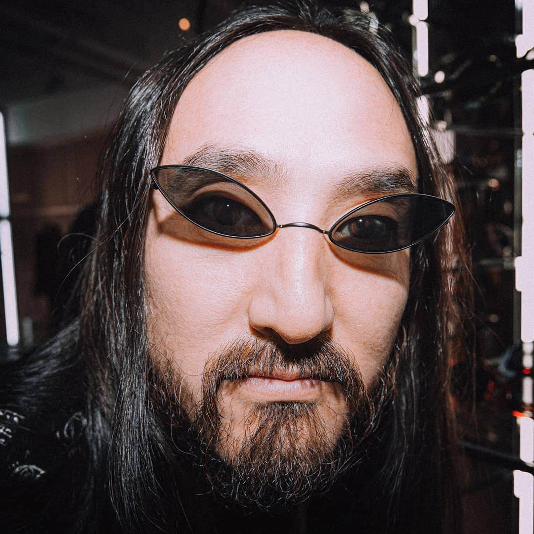 スティーヴ・アオキさんのインスタグラム写真 - (スティーヴ・アオキInstagram)「How u like my new reading glasses 🤓」11月20日 18時58分 - steveaoki