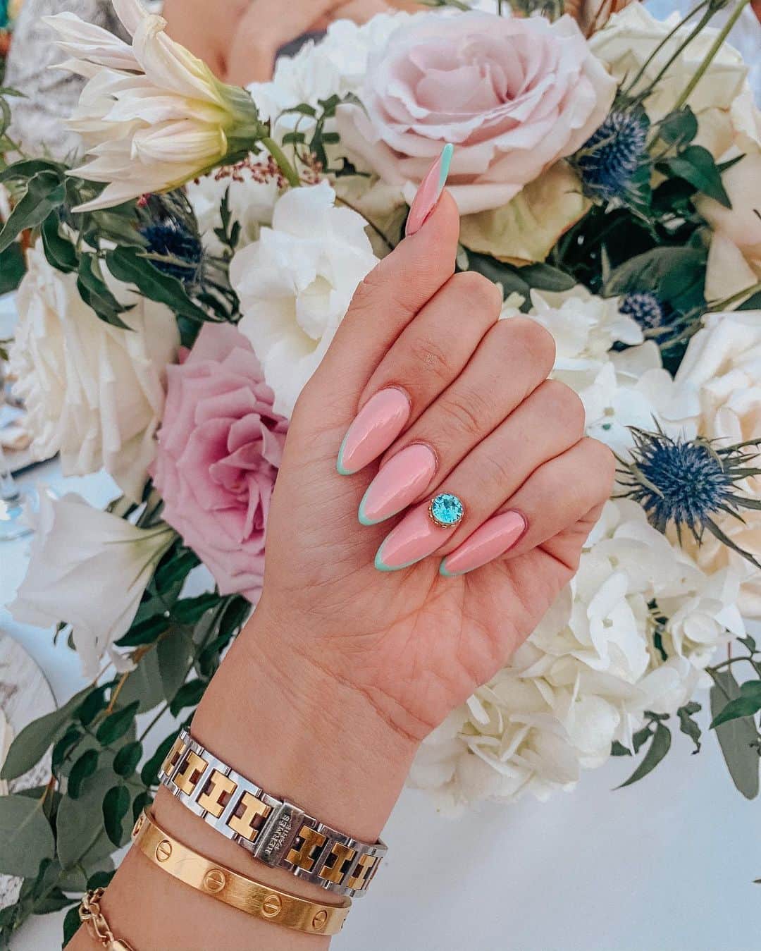 植野有砂さんのインスタグラム写真 - (植野有砂Instagram)「New nails from @jillandlovers @mamijingu 💅💕💚inspired by @watanabenaomi703 @nailsbymei 🤤💚💕直美さんのネイルを見て、絶対やりたい！と思って真似した今回のネイル💅💓かわいすぎて何度も見ちゃう☺️あやの結婚式にもぴったりだった😘💕 #nails #pinknails」11月20日 18時58分 - alisaueno