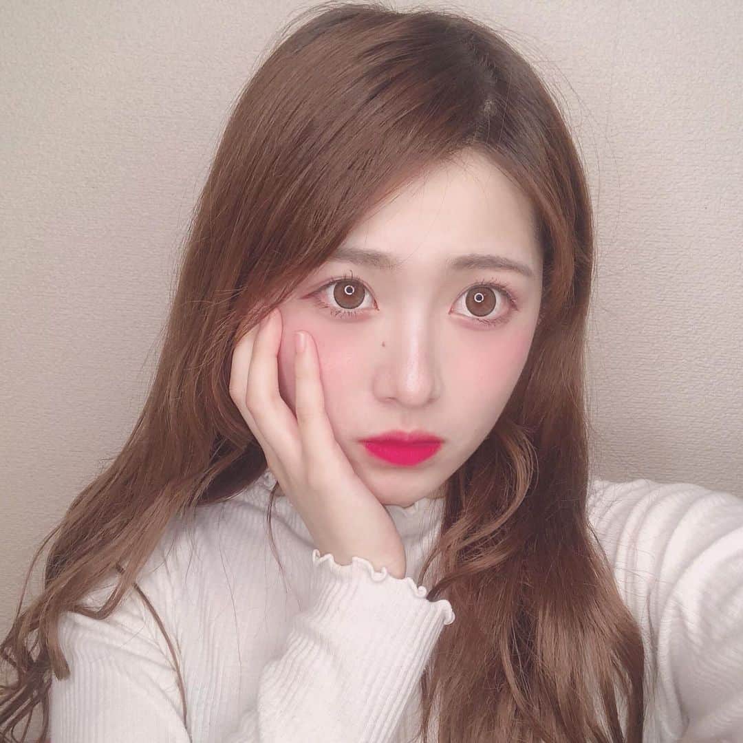 青木菜花のインスタグラム：「.﻿ .﻿ まつパをしてからメイクがほんとに楽😫💞﻿ 久しぶりにえりさんにも会えて嬉しかったな〜🥰 気分変えたくて流した日でした💁🏻‍♀️﻿ .﻿ . #前髪アレンジ #かきあげ前髪 #ロングヘア #まつ毛パーマ #まつエク #メイク #セルフィー #instagood #instalove #instalike #l4l #f4f」