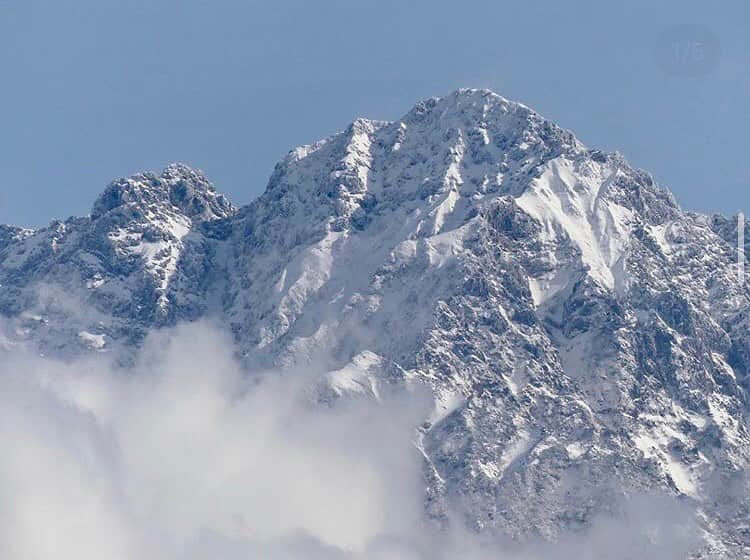 登山*トレッキング*アウトドア『.HYAKKEI』さんのインスタグラム写真 - (登山*トレッキング*アウトドア『.HYAKKEI』Instagram)「雪景色の剱岳。あまりに地上の時間とは異なる山の時間。 ・ photo by @21moca.lets_outdoor ・ ・ あなたの山の思い出picを#hyakkeime で投稿してください！みんなで素敵なお山ギャラリーをつくりましょー！﻿ ・﻿ ・﻿ ・﻿ #登山好きな人と繋がりたい #登山 #山登り #山歩き #山ガール #登山女子 #山ボーイ #山バカ #landscape #絶景 #日本の絶景 #as_archive #vsco #reco_ig #光と影 #広角 #青空 #sky #自然美 #北アルプス #剱岳 #雪山」11月20日 19時19分 - hyakkei_me