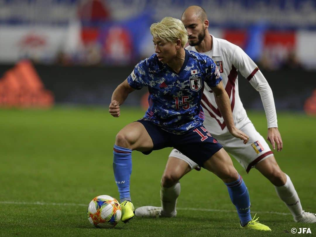 日本サッカー協会さんのインスタグラム写真 - (日本サッカー協会Instagram)「📸Match photos｜#SAMURAIBLUE 年内国内最終戦でベネズエラ代表に敗れる ・ #daihyo #新しい景色を2022 #キリチャレの日 ―――――――――――――――――― キリンチャレンジカップ2019 🇯🇵#SAMURAIBLUE 1-4 ベネズエラ代表🇻🇪 ⚽️69分 #山口蛍 ・ 📅11/19 19:25KO 📍パナソニックスタジアム吹田 ・ 👉大会情報はJFA.jpへ ――――――――――――――――――」11月20日 20時03分 - japanfootballassociation