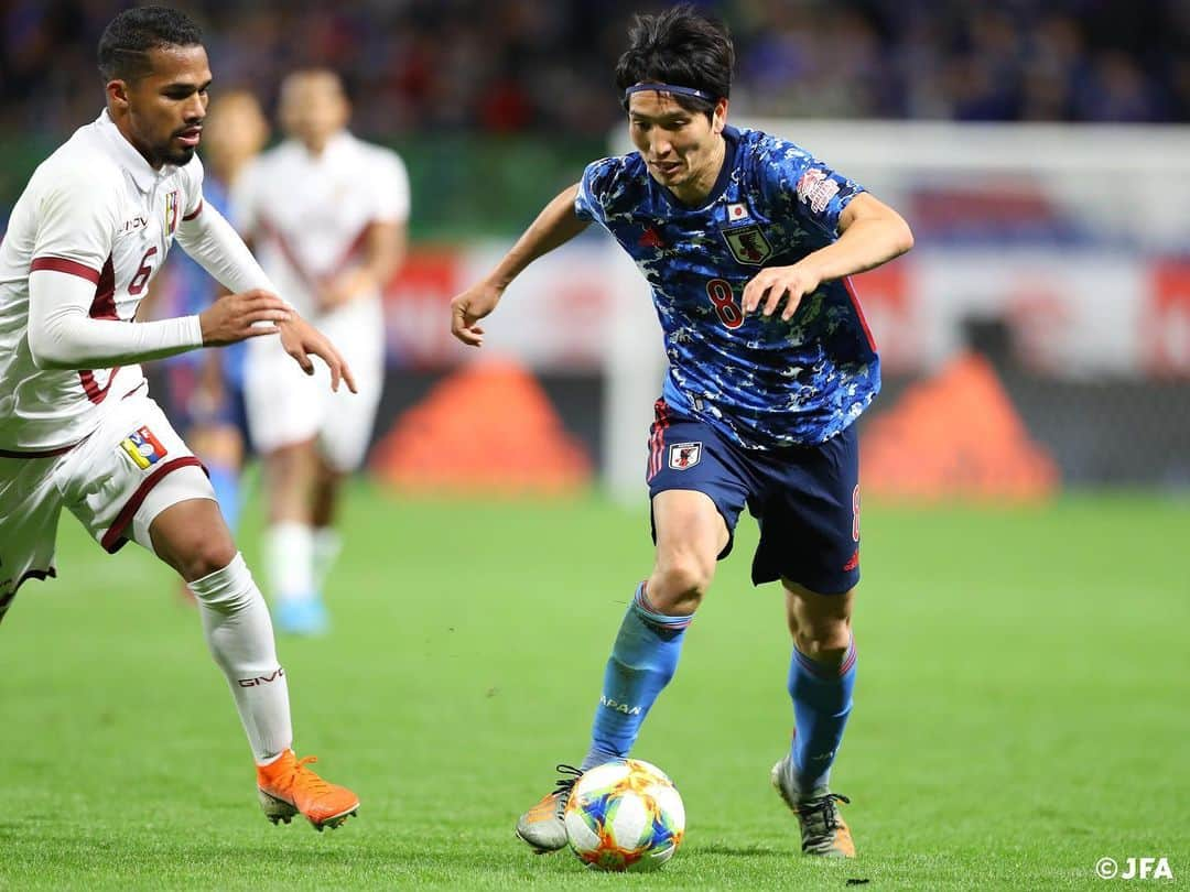 日本サッカー協会さんのインスタグラム写真 - (日本サッカー協会Instagram)「📸Match photos｜#SAMURAIBLUE 年内国内最終戦でベネズエラ代表に敗れる ・ #daihyo #新しい景色を2022 #キリチャレの日 ―――――――――――――――――― キリンチャレンジカップ2019 🇯🇵#SAMURAIBLUE 1-4 ベネズエラ代表🇻🇪 ⚽️69分 #山口蛍 ・ 📅11/19 19:25KO 📍パナソニックスタジアム吹田 ・ 👉大会情報はJFA.jpへ ――――――――――――――――――」11月20日 20時03分 - japanfootballassociation