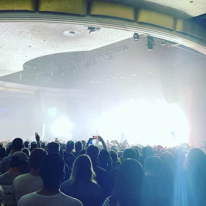 ダニー・マスターソンのインスタグラム：「Just bloc party being bloc party. One of my faves. R u hoping 4 a miracle? #helicopter  @thisisblocparty」