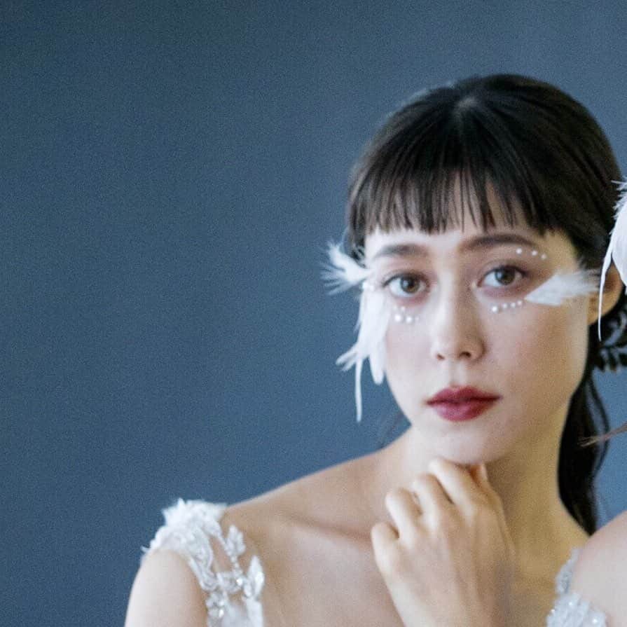 のインスタグラム：「期間限定!!ドレスレンタル30%off✨ アントニオリーヴァのsissi やハープペニーなど人気インポートドレスがお得にレンタルできるチャンスです！ *⠀ 【ご利用条件】⠀ ♡初めて、そのドレスショップにご来店いただくお客様 ※同じドレスショップのグループにて、別のショップにご来店済みであればご案内できかねます ※提携外式場様限定 ♡Dresses経由で2019年10/2以降にご試着予約された方 ※ご来店されていない場合でも、ご自身で既にご来店予約を入れていらっしゃる方は、ご案内できかねます ♡ご来店されるドレスショップの提携外式場様にて挙式予定の方 ※お式場によってご試着予約ができない場合もございます。 ♡レンタル価格20万円以上（税抜）のドレス ♡2019年12月までにご来店＆ご成約いただいたお客様 ※ドレスショップのサービスとの併用はできかねます * 以上、すべてに該当されるお客様につきましては、30％OFFでドレスをご案内させていただきます。 諸条件やご不明な点はDMにて✉️ *⠀ 令和元年限定で、Dresses掲載の#アントニオリーヴァ sissiや有名ブランドドレスがとってもおトクにレンタルできる特別なセールです。⠀ お早めにお問い合わせくださいませ♡⠀ 〈お問合せ〉⠀ ✉️DMにて✉️⠀ 💋HPのチャットにてお問い合わせ💋⠀ 📞0120-791-249📞⠀ ⠀ #インポートドレス#インポートドレスショップ#令和元年婚#令和婚#2019冬婚#2020冬婚#2020春婚#ウェディングドレス#カラードレス#運命のドレス#ウェディングドレス試着#ウェディングドレス試着レポ」