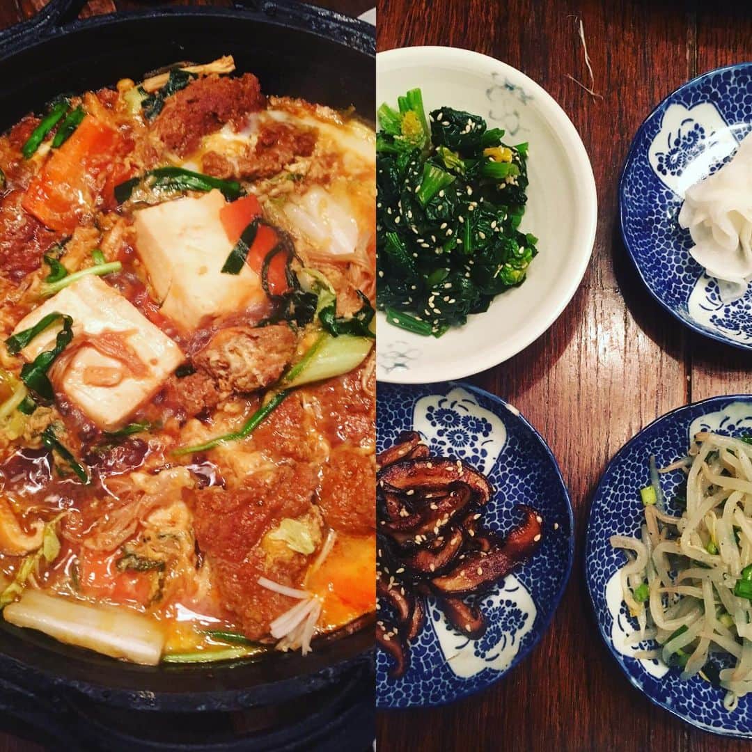 井上荒野さんのインスタグラム写真 - (井上荒野Instagram)「水曜日の夫ごはん。韓国ふうすき焼きとナムル4種。いいぞ！」11月20日 20時40分 - arereno