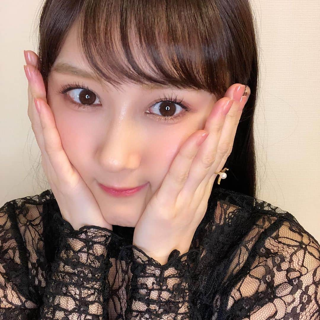 矢倉楓子さんのインスタグラム写真 - (矢倉楓子Instagram)「今日まつげいい感じ♡  今日も撮影してきた！﻿ 最近新しいことに挑戦しています！☀︎﻿ またお知らせするねーっ﻿ ﻿ 2枚目は最近のお気に入りリップたち❤︎﻿ プチプラver.💄﻿ ﻿ ﻿ ﻿ #サナエクセル ﻿ #レブロン ﻿ #innisfree ﻿ #ウィッチズポーチ ﻿ #vavimello ﻿ #コスメ好きさんと繋がりたい ﻿ #プチプラコスメ ﻿ #ブラウンリップ ﻿ #マットリップ ﻿ #韓国コスメ」11月20日 20時38分 - fufu_ice