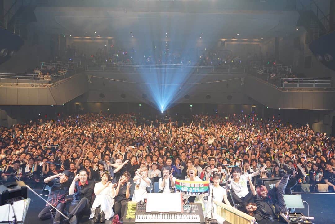 佐々木直也さんのインスタグラム写真 - (佐々木直也Instagram)「2019.11.16 17 CHRONO CROSS LIVE TOUR 2019 大阪、名古屋ありがとうございましたぁぁあ！！ お客さんの熱量最高だし、メンバーの熱量もどんどん更新しててツアーしてるーーーーって感じで最高です😎🤘 追加公演無かったらこれで終わりだったねって話ししてて本当恐ろしく感じた、、、けど！まだ台湾と中野がある！！！最高じゃあ😆🎉引き続き燃えるLIVEする！！ #クロノクロス #クロノクロスライブ #クロノクロス20周年 #ギター #ギタリスト #chronocross #chronocross20years #naoyasasaki #guitar」11月20日 21時41分 - kusoiinkainaoya