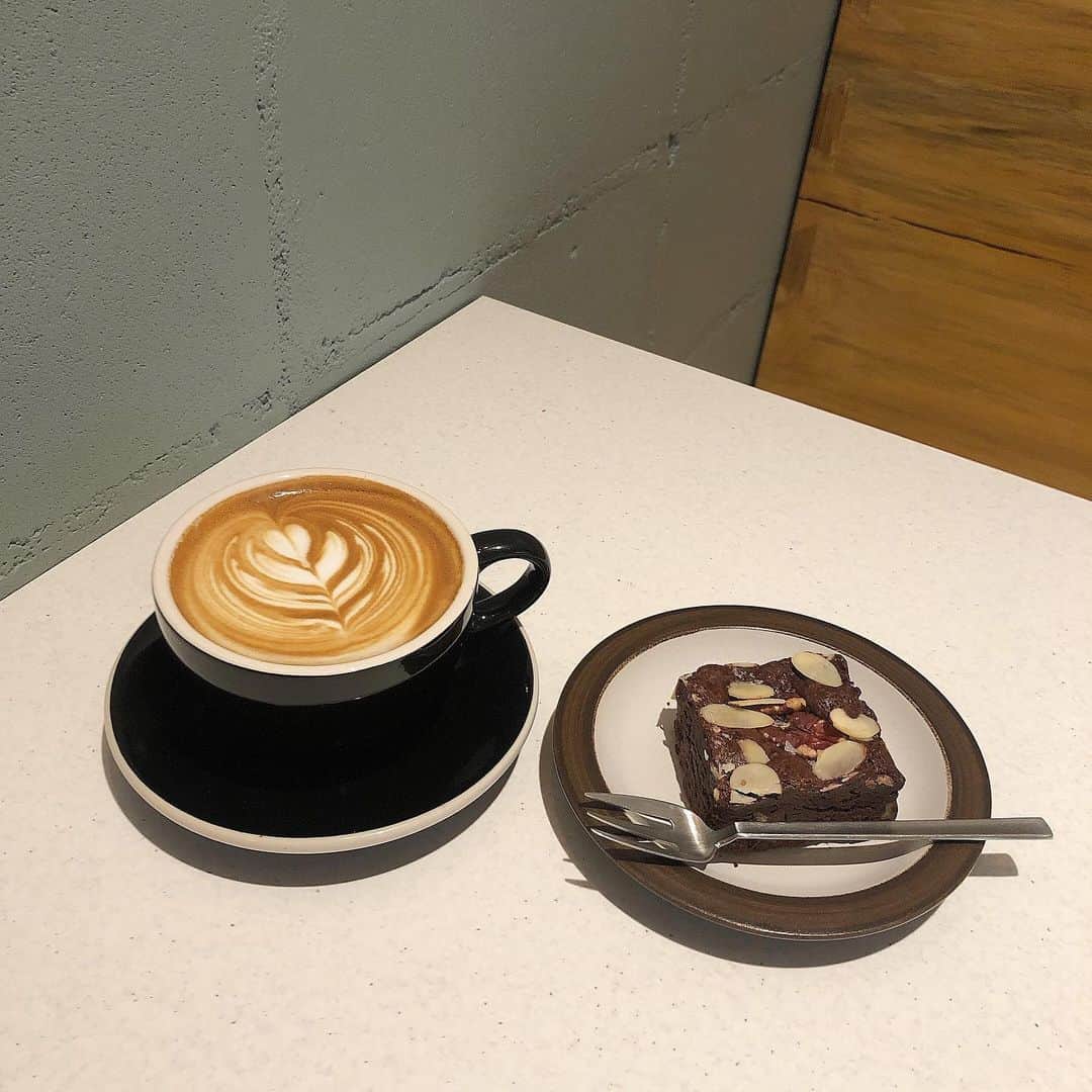 本間日陽さんのインスタグラム写真 - (本間日陽Instagram)「* ☕️♡ #新潟カフェ #dabcoffeestore」11月20日 21時51分 - hinata_homma1110