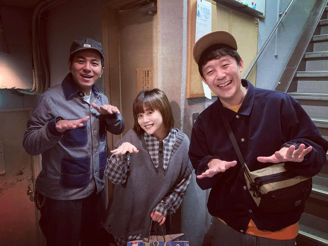 佐久間一行さんのインスタグラム写真 - (佐久間一行Instagram)「LLR伊藤ちゃんと新垣さんの出演してる舞台「蘇州夜曲」を観に行きました〜！！ すごい！！！こりゃあすごい〜！！カッコいいな〜！！ 伊藤ちゃんと話が止まりません〜  #蘇州夜曲 #紀伊國屋ホール #新宿 #新垣里沙 #LLR伊藤 #佐久間一行」11月20日 21時58分 - sakuzari