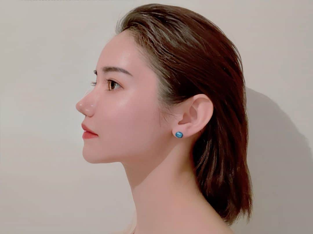 のインスタグラム：「青いピアス﻿🧜‍♀️ ﻿ #ジュエリー #アクセサリー #パール #パールピアス #ブルーパール #ブルーパールピアス #ブルー #くすみブルーピアス #くすみブルー #ピアス #ピアス女子 #ブルーコーデ #ブルーコーディネート」