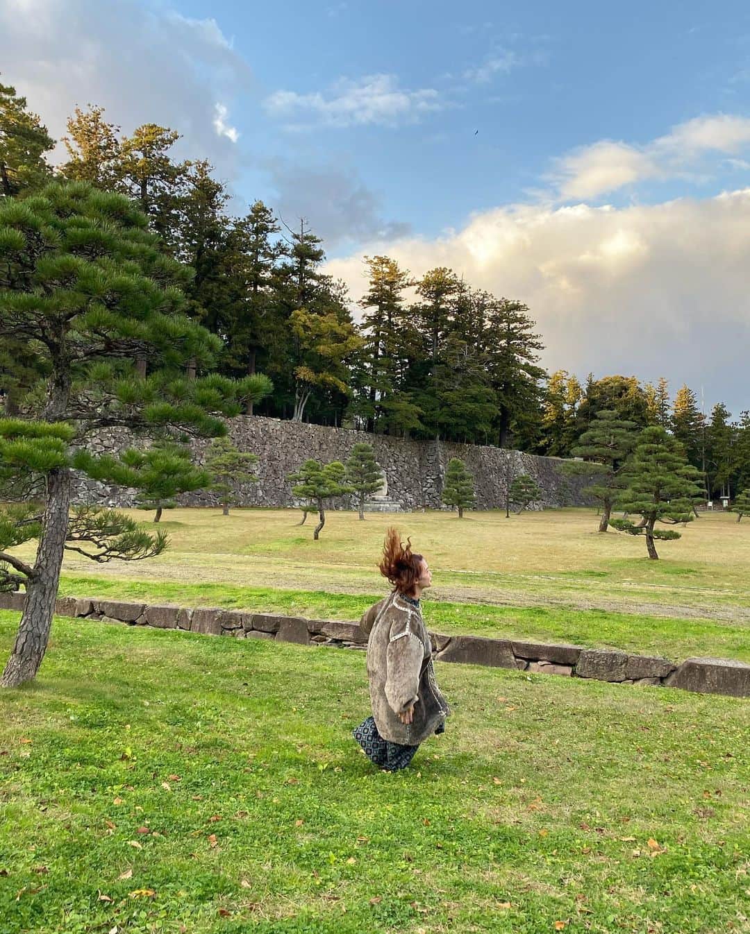 柴田紗希さんのインスタグラム写真 - (柴田紗希Instagram)「島根が綺麗すぎて感動しております。見渡す限り綺麗な島根に来ております。本当に、綺麗。 なんでだろう、澄んでるよ✨ #ただいま島根 #美肌　#縁結び #しば旅」11月20日 21時53分 - shibasaaki