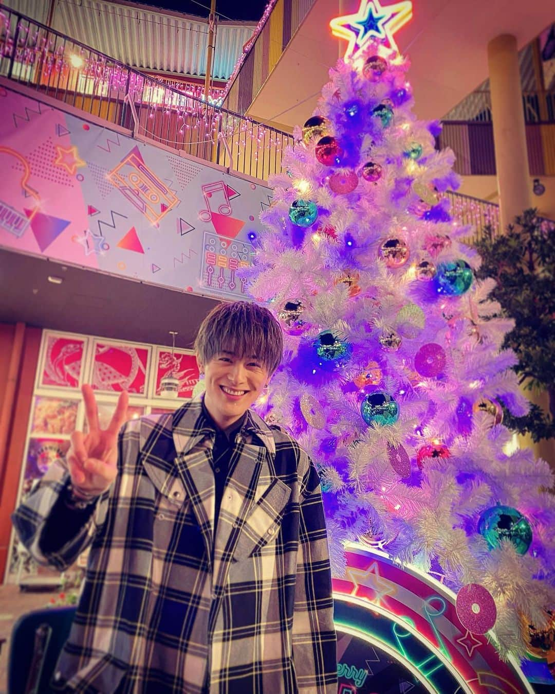 向山毅さんのインスタグラム写真 - (向山毅Instagram)「#christmastree #illumination #tree #🎄 #beautiful #winter #peace #あすなる金山 #アスナルトレジャー  #SOLIDEMO #向山毅  #japan #nagoya」11月20日 21時57分 - take_solidemo