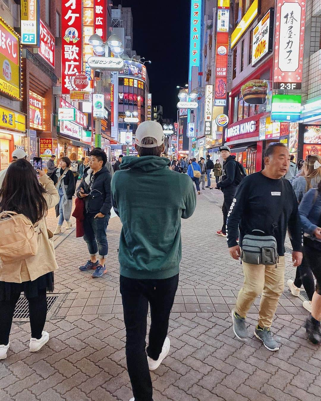 五十嵐カノアさんのインスタグラム写真 - (五十嵐カノアInstagram)「Tokyo, one of the most beautiful cities in the world. I love the energy here 🧘🏽‍♂️」11月20日 22時04分 - kanoaigarashi