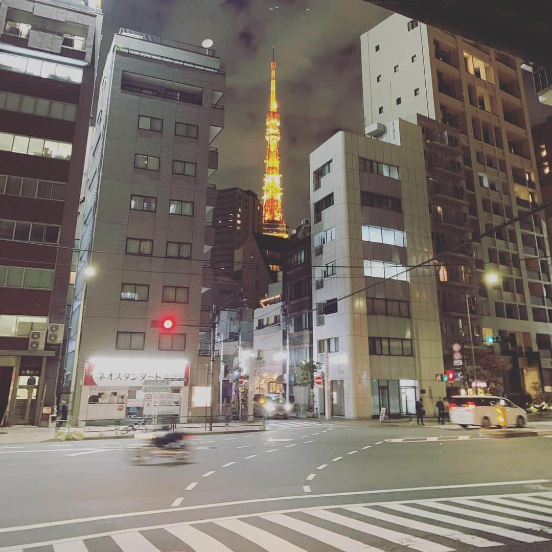 LiLyさんのインスタグラム写真 - (LiLyInstagram)「東京の明るい夜🌙 今夜も娘とspa. 明日は息子と模試。 都会は都会で、 あたたかい💭  #lovetokyo #tokyodream  #東京を生きる」11月20日 22時12分 - lilylilylilycom