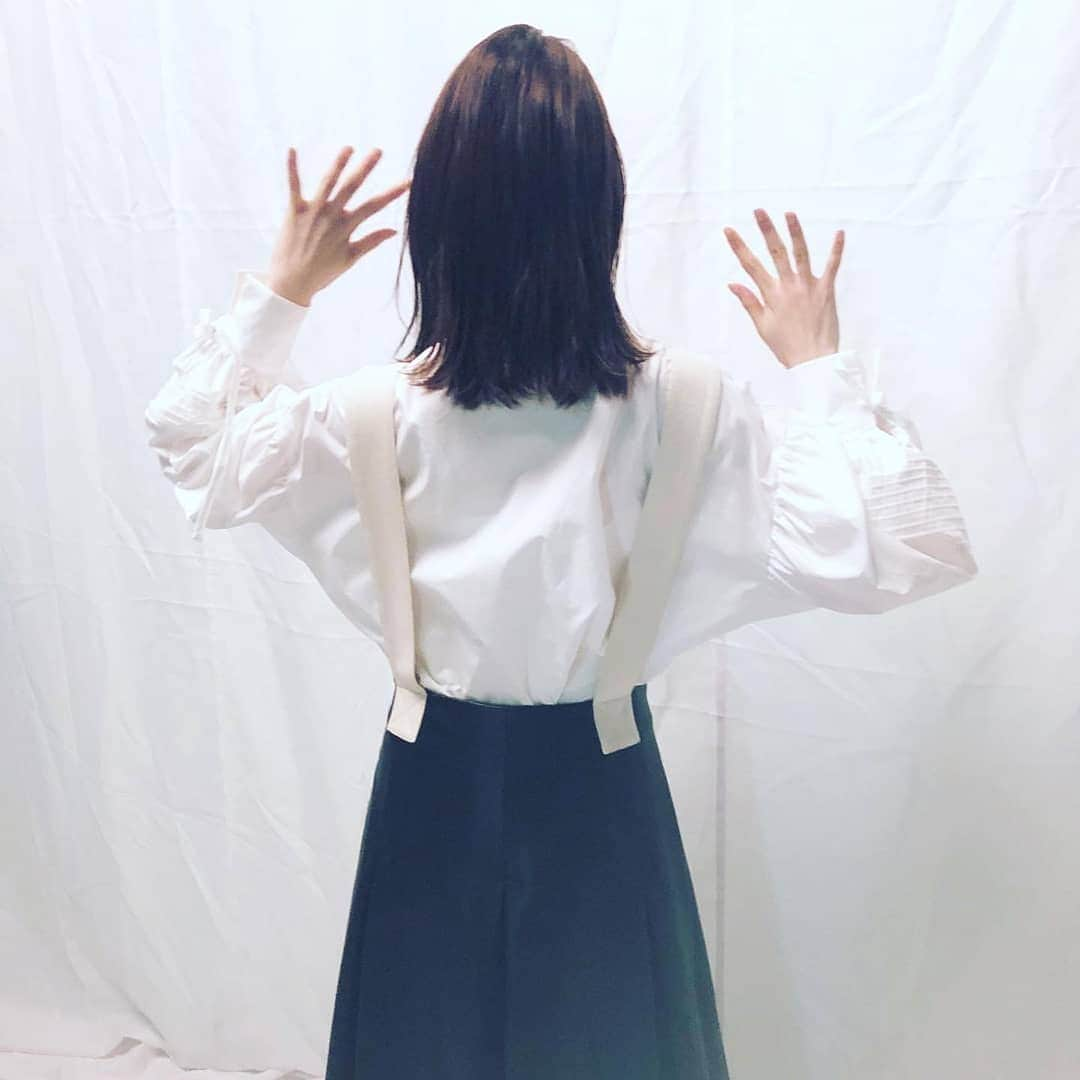 堀未央奈さんのインスタグラム写真 - (堀未央奈Instagram)「@ar_magazine ar12月号オフショ💋未央奈さん！ いつにも増してアーバンレディな装いで♡ 後ろ姿も可愛すぎるので スワイプしてね🔜 . #堀未央奈 #おもてなし達人 #モノトーン#GHOSPELL #ar #armagazine #おフェロ #雌ガール https://www.instagram.com/p/B5FAR1YHpxu/ #堀未央奈 #乃木坂46 #アール #ar_magazine #ar12月号 #アール編集部 #HoriMiona #みおな #東京 #岐阜県」11月20日 22時25分 - horimiona46