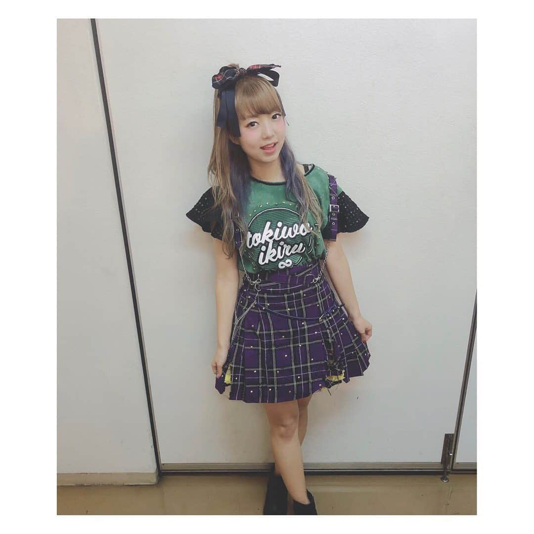 大庭彩歌さんのインスタグラム写真 - (大庭彩歌Instagram)「ワンマンライブは新衣装❤︎ ・ トキイキのTシャツとスカートをリメイクしていただきました！ ・ りゅうさんいつも本当にありがとうございます✨ ・ めちゃ好評だったぁー❤︎❤︎ #衣装」11月20日 22時41分 - ooba__ayaka