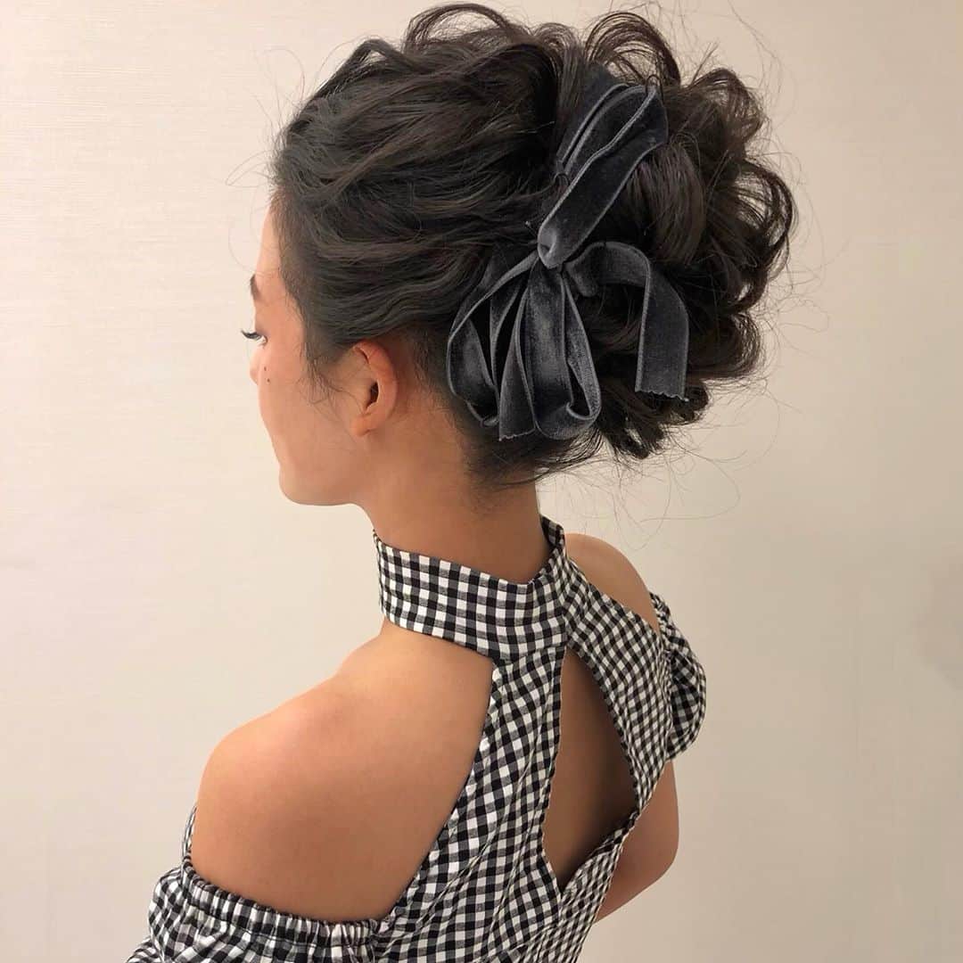 Tomoyo Kitamuraさんのインスタグラム写真 Tomoyo Kitamurainstagram 先日のお客様 黒髪さっくり高めアップにベロアリボン ヘアメイク ヘアセット ヘアアレンジ ヘアスタイル 銀座 美容師 ウェディング ウェディングヘア ブライダル ブライダルヘア 結婚