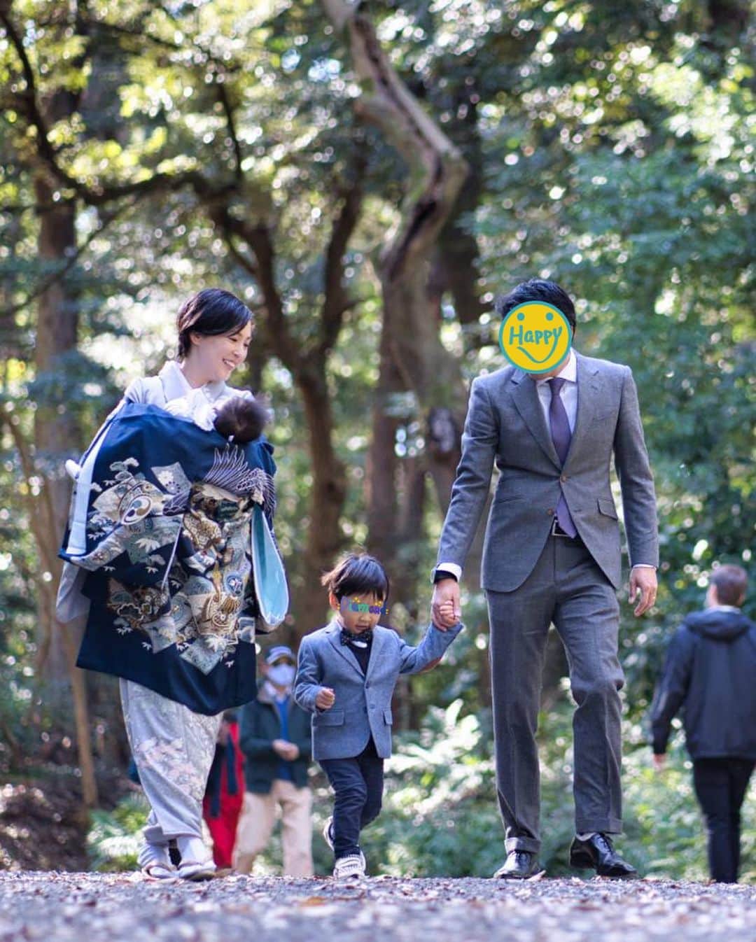 蒲生麻由さんのインスタグラム写真 - (蒲生麻由Instagram)「お宮参り⛩﻿ ﻿ やっと神様にご挨拶出来たね❣️﻿ ﻿ ﻿ #お宮参り#遅くなったけど  #やっと行けた﻿ #お食い初めと一緒にお宮参り﻿ #念願の着物で #自分で着付け #10年振りに﻿ #着付け #なんとかなったw﻿ #朝から怒涛の一日 #babyboy #2人目育児﻿ #mamalife #生後3ヶ月 #3monthold」11月20日 22時44分 - mayugamo_lamana