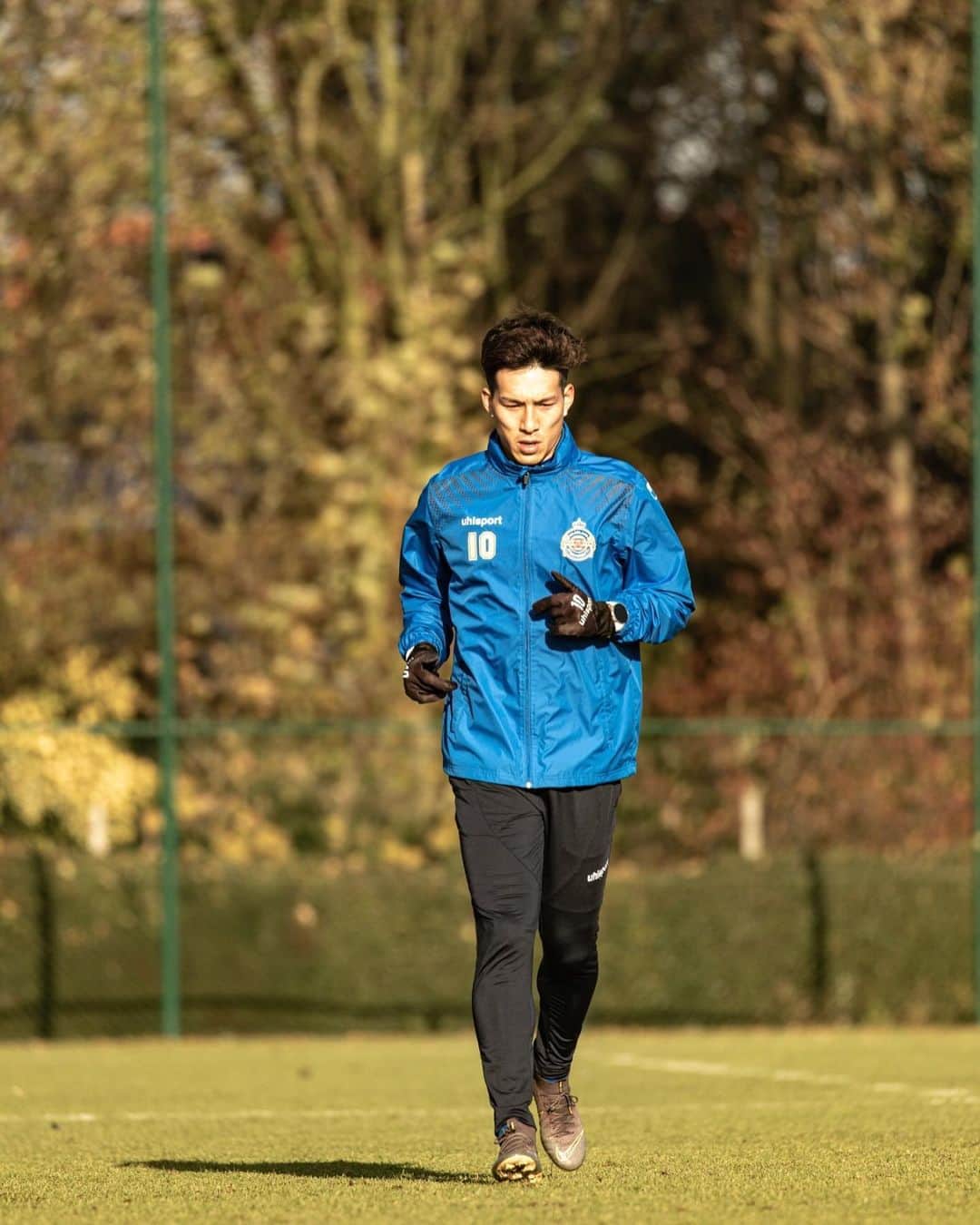 小林祐希のインスタグラム：「Back in business. #yukikobayashi #小林祐希 #yk10 #beveren」