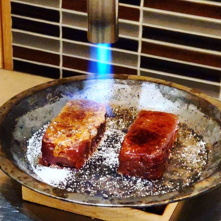 ミスター黒猫（黒猫仙人）のグルメインスタ