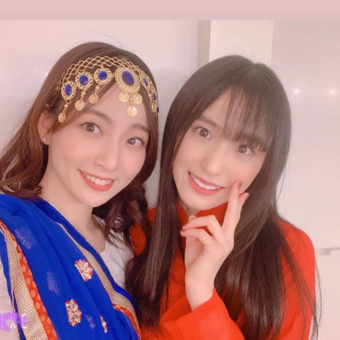 長谷川萌美さんのインスタグラム写真 - (長谷川萌美Instagram)「. . 田﨑あさひバースデーライブでした‼️ あさひちゃん、お誕生日おめでとう！！🎉🥂🎂😊 . 24歳、より素敵な一年になりますように💗 . 生誕ライブ楽しかった✨ 一緒に踊って歌ったりしました たくさんの愛を感じたライブでした☺️💓 . あさひちゃんの衣装は紅白色の ベトナムのアオザイ🇻🇳 その民族衣装に合わせて インドのサリー🥻の私 こうゆうテイストは初めて 心躍ります！ . ありがとうございました✨ 改めて、お誕生日おめでとう❤️ . ライブ後SHOWROOMも配信しました！ 観てくださった方ありがとうございました！ . 今日のライブの写真は頂いたら明日、載せます♡ .  #ビタスイ #田﨑あさひ #24 #バースデー #birthday #誕生日 #BD #TABD #天王洲kiwa #天王洲アイル #ライブ #live #bittersweet #おめでとう #🎂 #🎉 #🎤 #❤️」11月20日 23時25分 - moemi_hasegawa