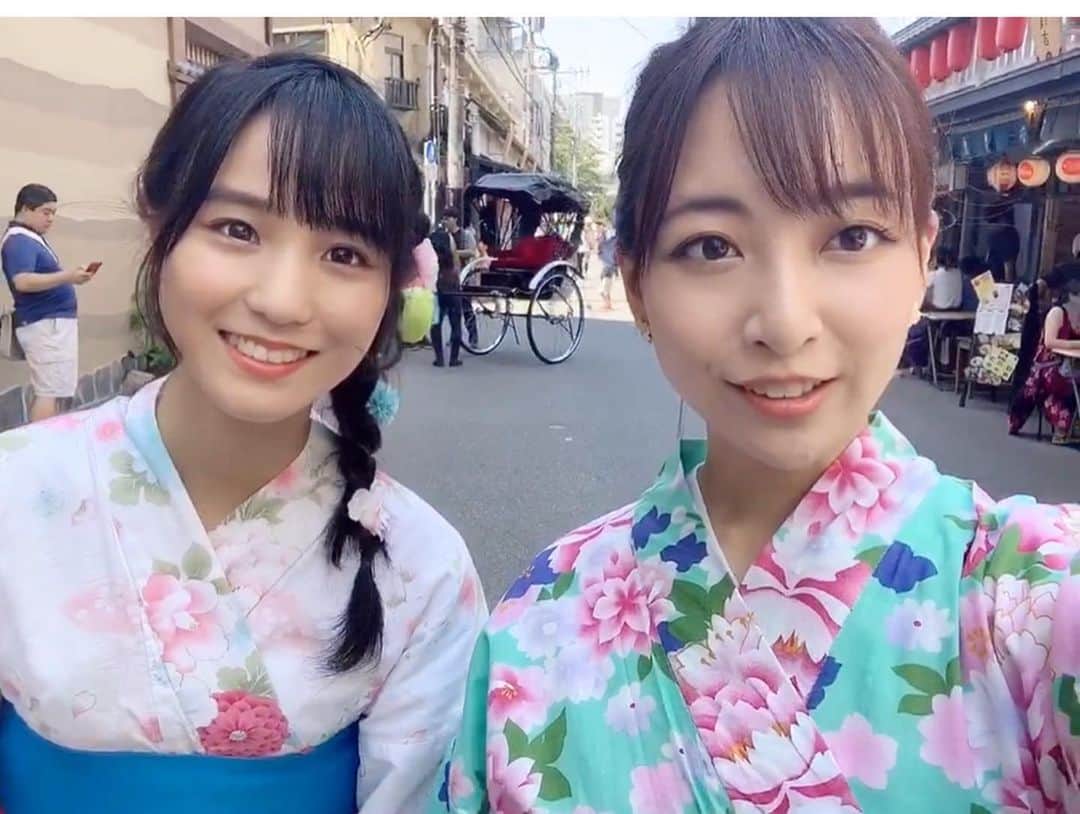長谷川萌美さんのインスタグラム写真 - (長谷川萌美Instagram)「. . 田﨑あさひバースデーライブでした‼️ あさひちゃん、お誕生日おめでとう！！🎉🥂🎂😊 . 24歳、より素敵な一年になりますように💗 . 生誕ライブ楽しかった✨ 一緒に踊って歌ったりしました たくさんの愛を感じたライブでした☺️💓 . あさひちゃんの衣装は紅白色の ベトナムのアオザイ🇻🇳 その民族衣装に合わせて インドのサリー🥻の私 こうゆうテイストは初めて 心躍ります！ . ありがとうございました✨ 改めて、お誕生日おめでとう❤️ . ライブ後SHOWROOMも配信しました！ 観てくださった方ありがとうございました！ . 今日のライブの写真は頂いたら明日、載せます♡ .  #ビタスイ #田﨑あさひ #24 #バースデー #birthday #誕生日 #BD #TABD #天王洲kiwa #天王洲アイル #ライブ #live #bittersweet #おめでとう #🎂 #🎉 #🎤 #❤️」11月20日 23時25分 - moemi_hasegawa