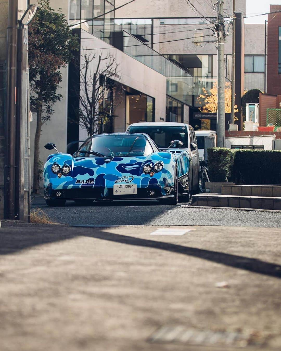 CarsWithoutLimitsさんのインスタグラム写真 - (CarsWithoutLimitsInstagram)「Bape x Pagani Zonda 🙌. Did anyone get any of the clothing from Bape ? Photo @alexpenfold  #carswithoutlimits #bapepagani #pagani #zonda #bape #abathingape」11月20日 23時33分 - carswithoutlimits