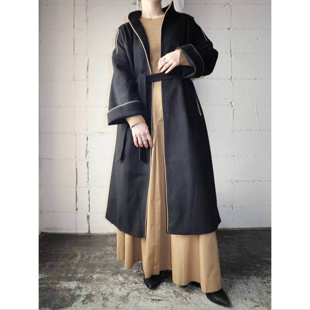 吉祥寺 古着屋 Orfeoのインスタグラム：「Vintage Robe Coat  #orfeo #kichijoji #tokyo #vintage #used #fashion #coordinate #outfit #オルフェオ #吉祥寺 #東京 #古着 #ヴィンテージ #ユーズド #ファッション #コーディネート  掲載商品のお問い合わせはメールにて承っております。コメント、DMでのお問い合わせは受け付けておりませんのでご了承ください。」