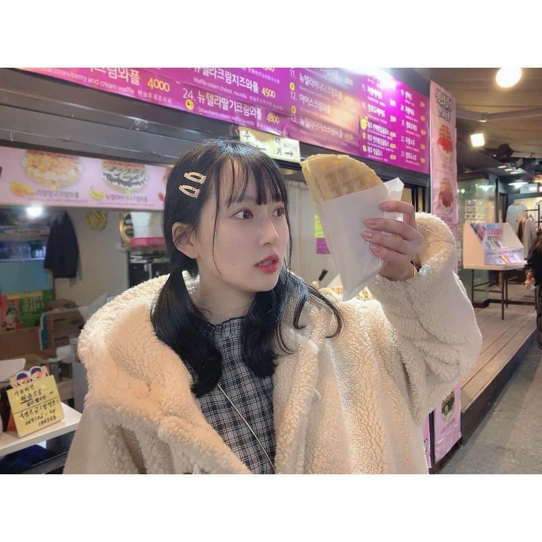 越智ゆらの（ゆらゆら）さんのインスタグラム写真 - (越智ゆらの（ゆらゆら）Instagram)「でかいワッフル&服は現地調達」11月21日 10時07分 - yula1018