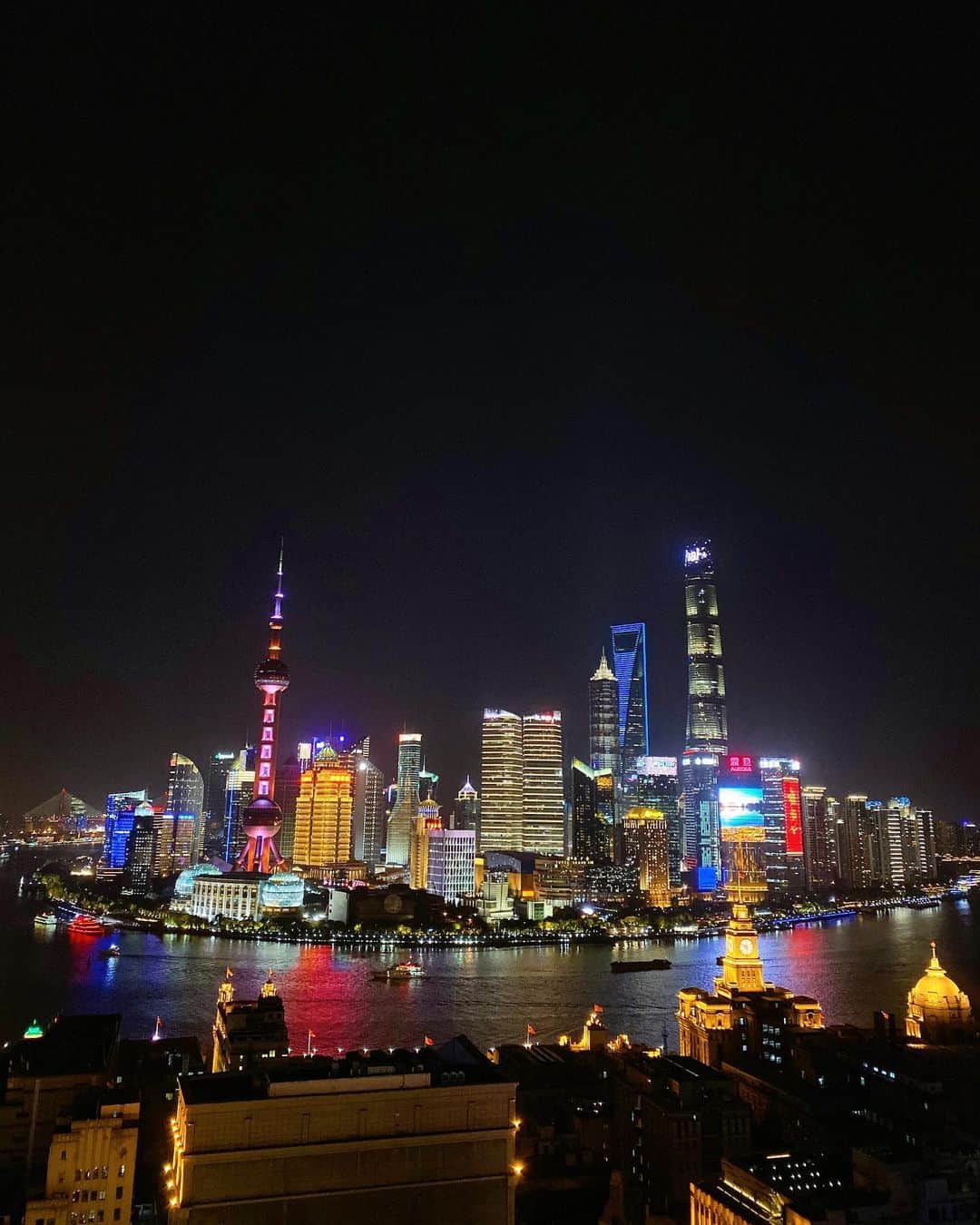 のインスタグラム：「🍸🌃你好🇨🇳SHANGHAI♥️ #akikiinshanghai  #shanghaiedition#edition  #shanghai#上海#外灘#bund#thebund」