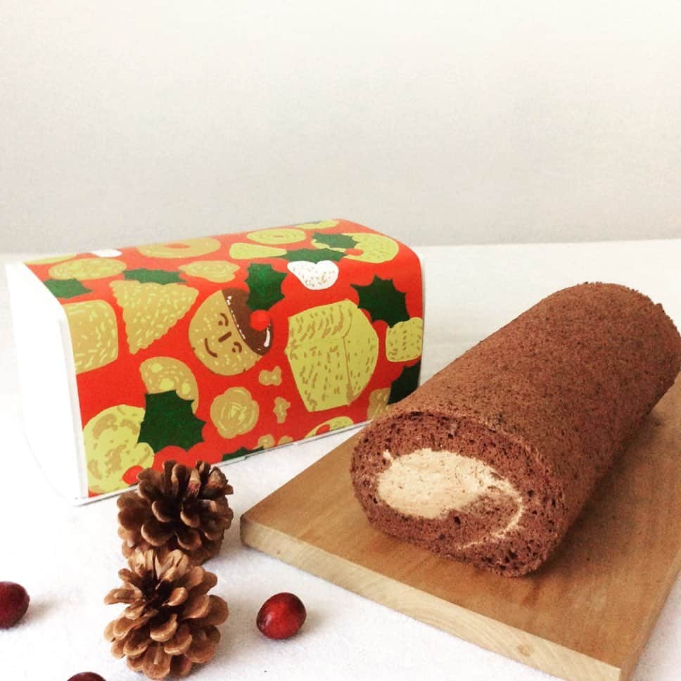 なかしましほ（foodmood）さんのインスタグラム写真 - (なかしましほ（foodmood）Instagram)「今年もクリスマスのチョコロールケーキ、ご予約受付中です🎄」11月21日 10時18分 - foodmoodshop
