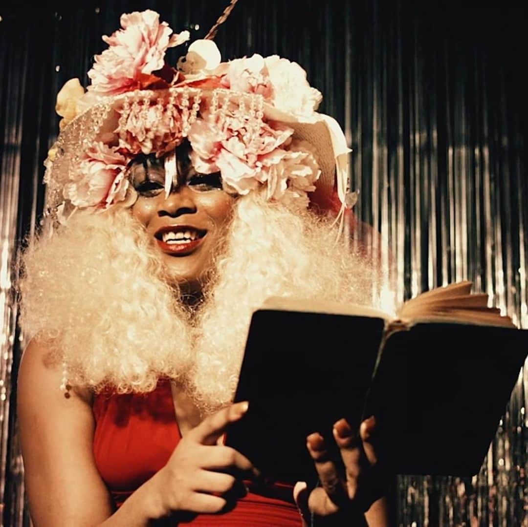 ニュー・ミュージアム・オブ・コンテンポラリー・アートさんのインスタグラム写真 - (ニュー・ミュージアム・オブ・コンテンポラリー・アートInstagram)「On this #TransDayofRemembrance, we want to recognize the life and legacy of Marsha "Pay It No Mind" Johnson." Active in New York between 1963 and 1992, Johnson was a cult figure in the downtown gay community, an organizer for sex workers’ rights, and a cofounder, with Sylvia Rivera, of STAR (Street Transvestite Action Revolutionaries). ⠀⠀⠀⠀⠀⠀⠀⠀⠀ Portrayed above by actress Mya Taylor, Johnson was the subject of Tourmaline and Sasha Wortzel's 2018 film "Happy Birthday, Marsha!" and the related 2017 short film "Lost in the Music." Both films re-envision Johnson's historically decisive role in instigating the 1969 anti-policing riots at the Stonewall Inn. ⠀⠀⠀⠀⠀⠀⠀⠀⠀ Screened as part of our 2017 exhibition "Trigger: Gender as a Tool and a Weapon," "Lost in the Music" re-centers Johnson and Rivera within narratives of political resistance that too often erase the contributions of trans women of color. #TDOR @hbdmarsha  Photo courtesy of @tourmaliiine and @sashawortzel」11月21日 1時57分 - newmuseum