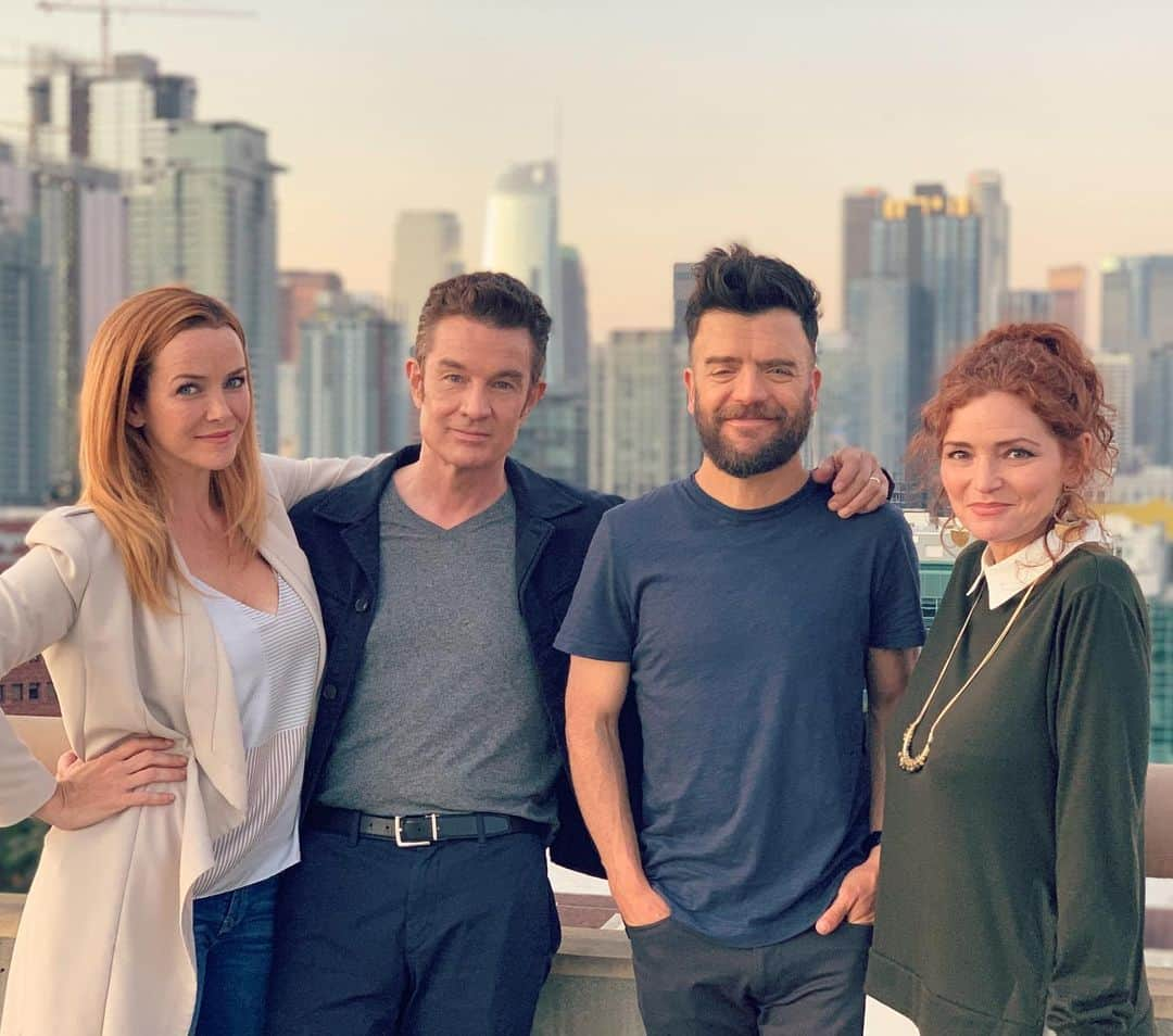 アニー・ワーシングさんのインスタグラム写真 - (アニー・ワーシングInstagram)「These four. Gettin’ into trouble on the rooftops of LA. 😁 @marvelsrunaways Dec. 13th! @hulu #marvelsrunaways #victorstein #lesliedean #daleyorkes #staceyyorkes」11月21日 2時14分 - anniewersching