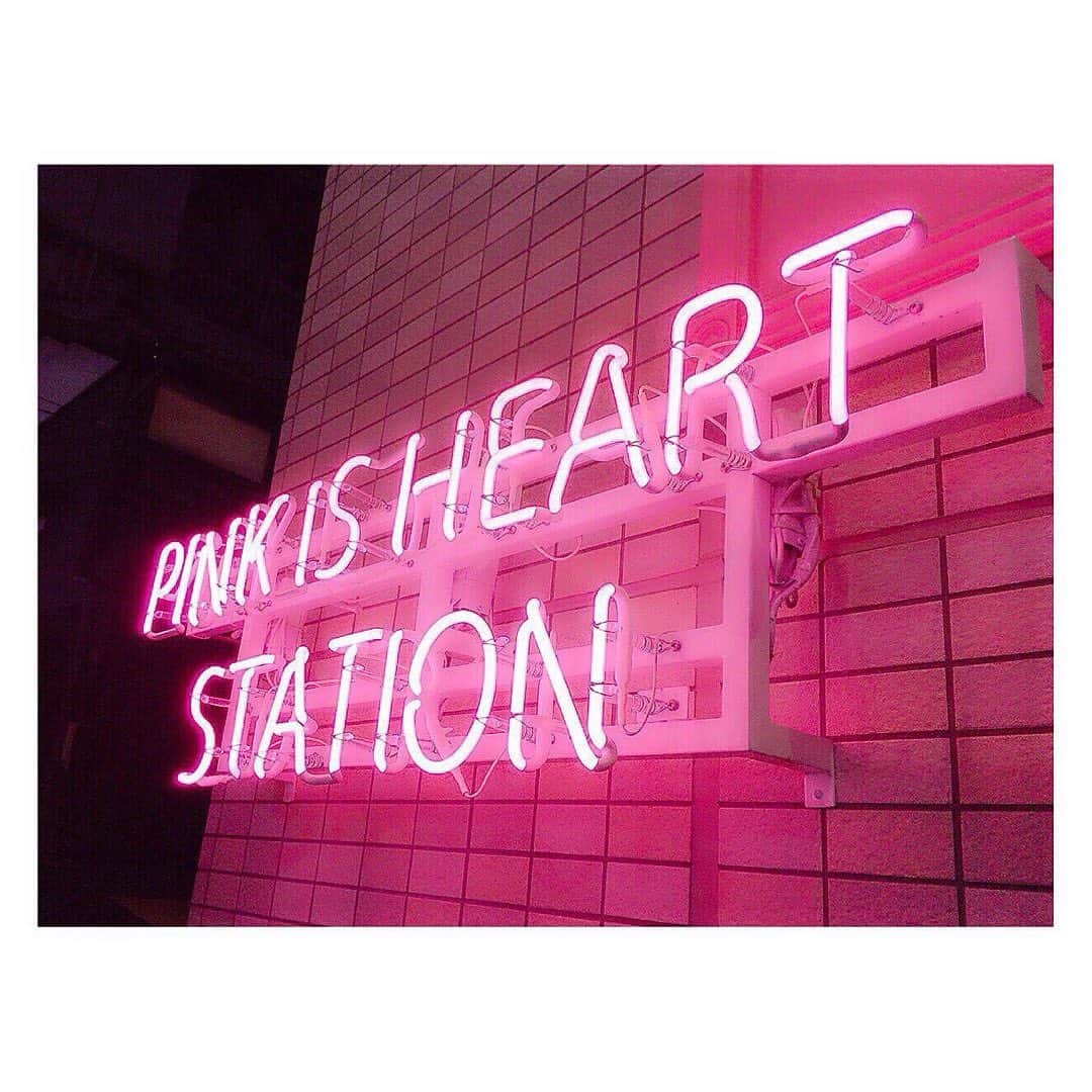 胡桃兎愛のインスタグラム：「My favorite color is pink.」