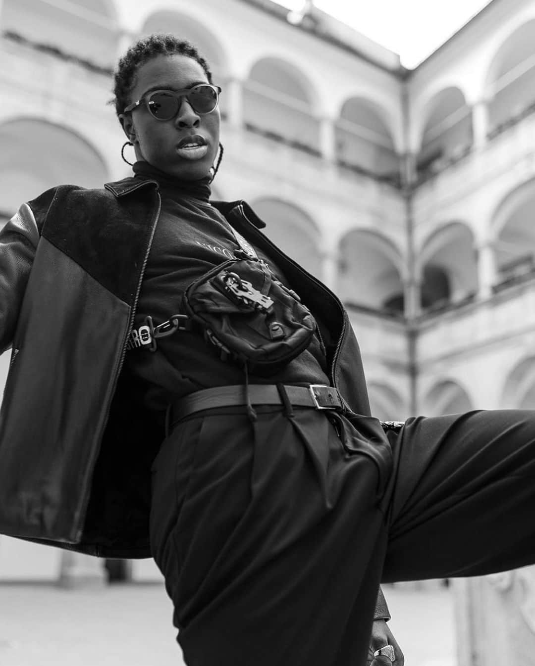 ジョージジーナ&ルーシーさんのインスタグラム写真 - (ジョージジーナ&ルーシーInstagram)「@_mathewtheone_ Shot by @froschauerfabio 🖤 He’s wearing our „All Nighter 72 - black strong“ • • • • • • #georgeginalucy #gglsquad #menswear #mensfashion #streetstyle #streetwear #streetfashion #35mm #blackwhite #bwphotography #portrait #portraiture #braids #cornrows #highsnobiety #hypebeast #snobshots」11月21日 4時17分 - georgeginalucy