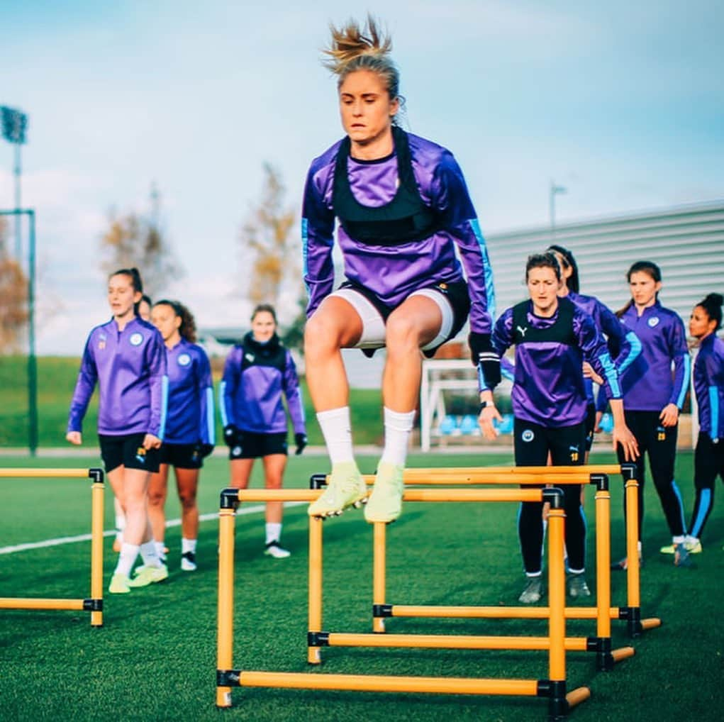 マンチェスター・シティFCさんのインスタグラム写真 - (マンチェスター・シティFCInstagram)「🏋️‍♀️🏋️‍♀️🏋️‍♀️⁣ ⁣ ⁣ ⁣ ⁣ ⁣ #mancity」11月21日 4時26分 - mancity