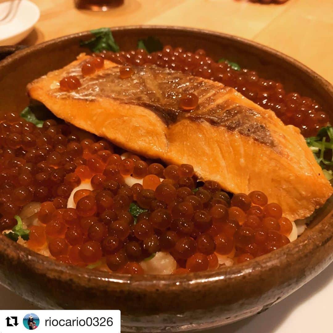 のインスタグラム：「#Repost @riocario0326 with @get_repost ・・・ ぷりっぷりな牡蠣に、秋の味覚がぎっしり詰まった土鍋ごはん。  そして今年「恵比寿の料理人が考えるビールに合う逸品」でグランプリに輝いたジューシーな豚モモハムカツも。  やっぱりここはいつ来てもすこぶる美味しい♡ . . #森の机 #秋味満載  #岩中豚のラクレットチーズハムカツ #恵比寿の料理人が考えるエビスビールに合う逸品グランプリ #最優秀グランプリ受賞 #おめでとうございます」