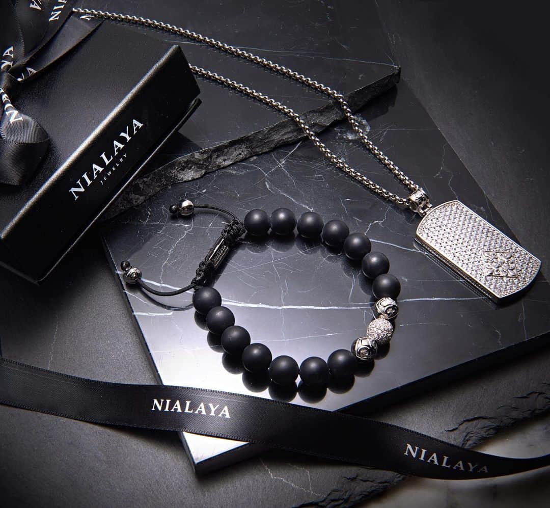 のインスタグラム：「There’s nothing like a gift from Nialaya 🎁 Surprise your loved ones with a unique, handmade piece of jewelry this holiday season. #Nialaya #NialayaMen」