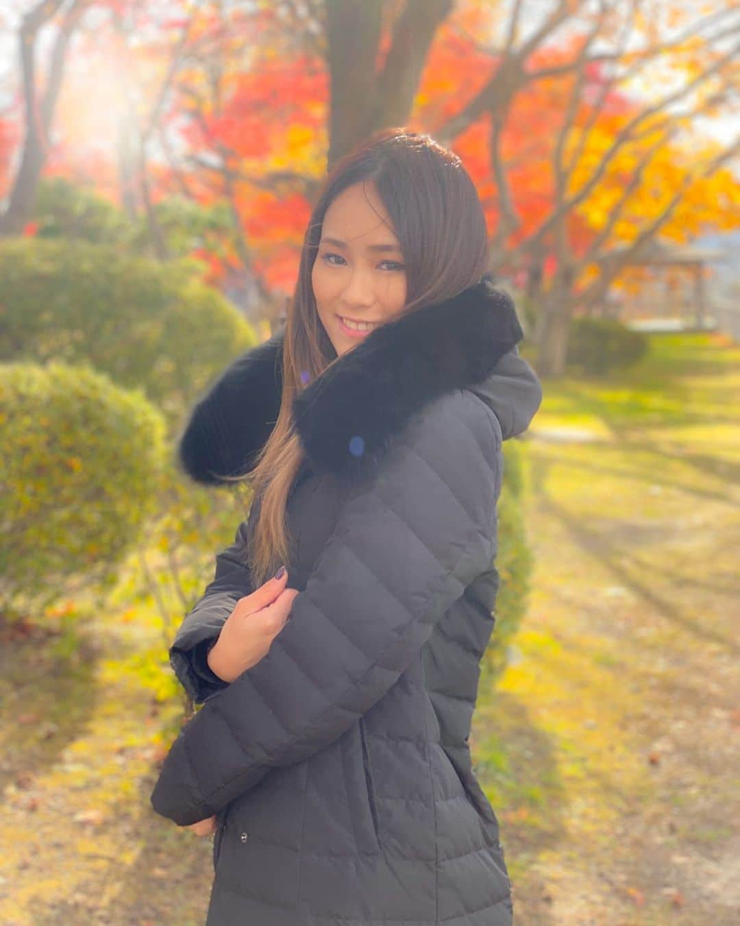 Chiakiさんのインスタグラム写真 - (ChiakiInstagram)「今の季節の自然の色、はぁなんて美しい🌰🍁 So beautiful... Oh! Not me obviously but trees. 😂🌲🍃」11月21日 5時38分 - chiakiinengland