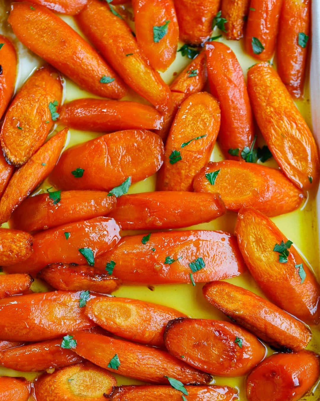 Easy Recipesさんのインスタグラム写真 - (Easy RecipesInstagram)「Brown Sugar Glazed Carrots, the perfect side dish for holidays and busy weeknights! Full recipe link in my bio.  https://www.cookinwithmima.com/brown-sugar-glazed-carrots/」11月21日 5時50分 - cookinwithmima